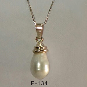 Tahetian Cream color pearl in 18K bail