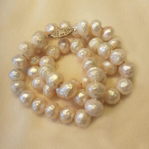 9mm Faceted round pearl necklace with great luster 18″