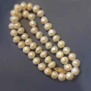 9mm Faceted round pearl necklace with great luster 18″