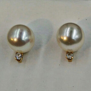 ER-138-8mm-Cultured-pear-Earrings-with-Diamonds
