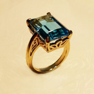 R-132-Blue-Topaz-10ct.Fancy-ring-mounting