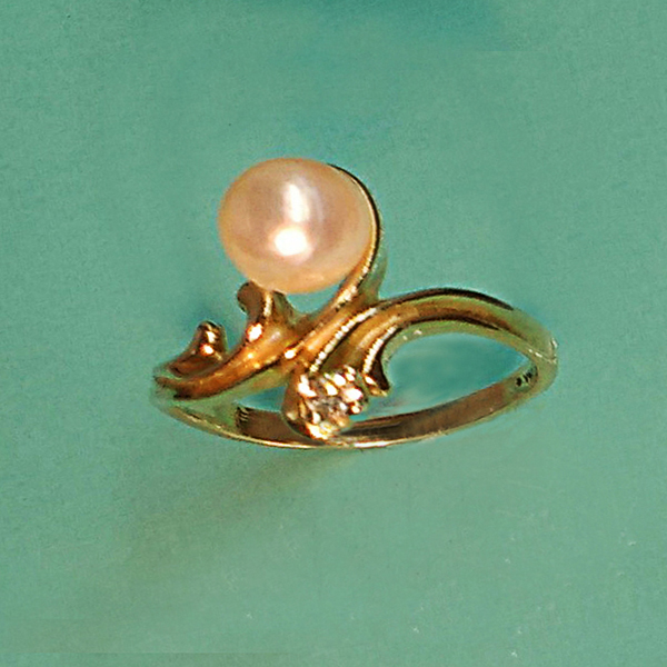 6mm pearl and diamond ring